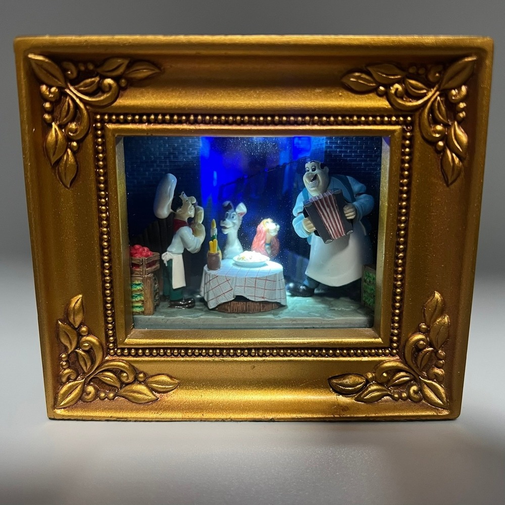 Disney Gallery of Light Lady & The Tramp Bella Notte Light Olszewski